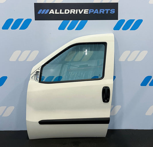 Voorportier links Opel Combo wit dicht 95509348