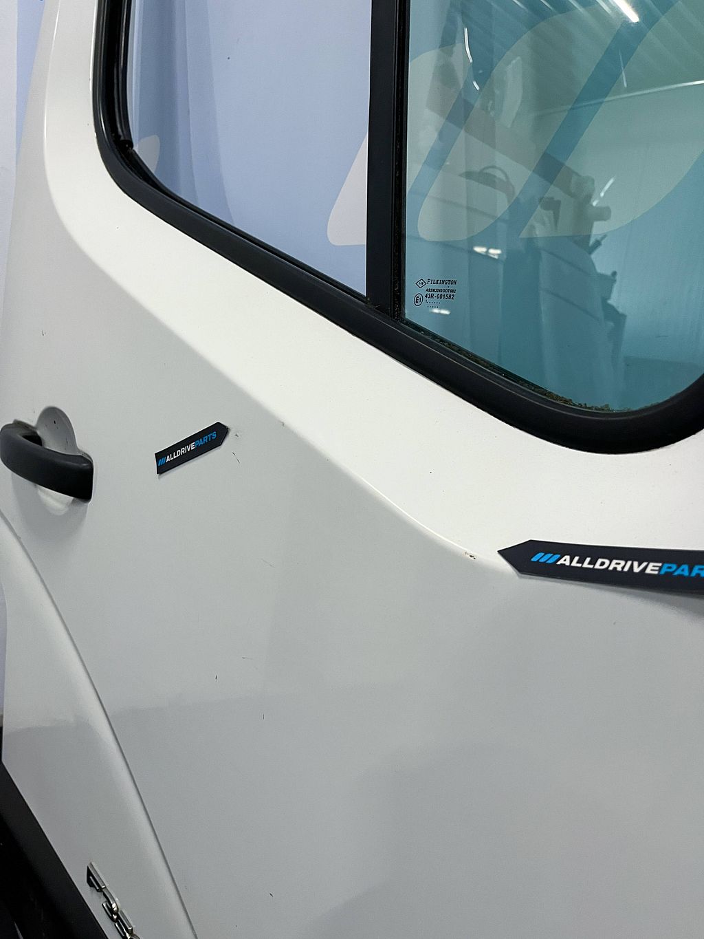 Voorportier rechts voor Renault Master Wit 801009976R