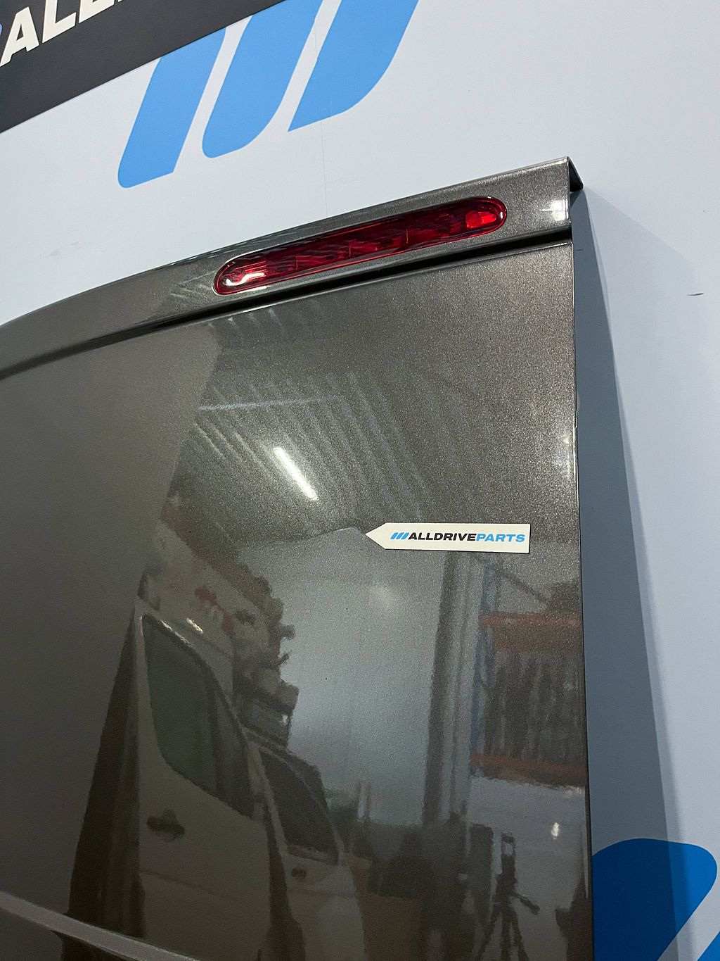 Achterdeur links achter Opel Vivaro donkergrijs 9811895280