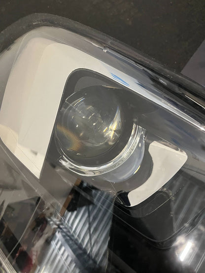 Complete voorkop Opel Vivaro bi-xenon koplampen grijs EVL