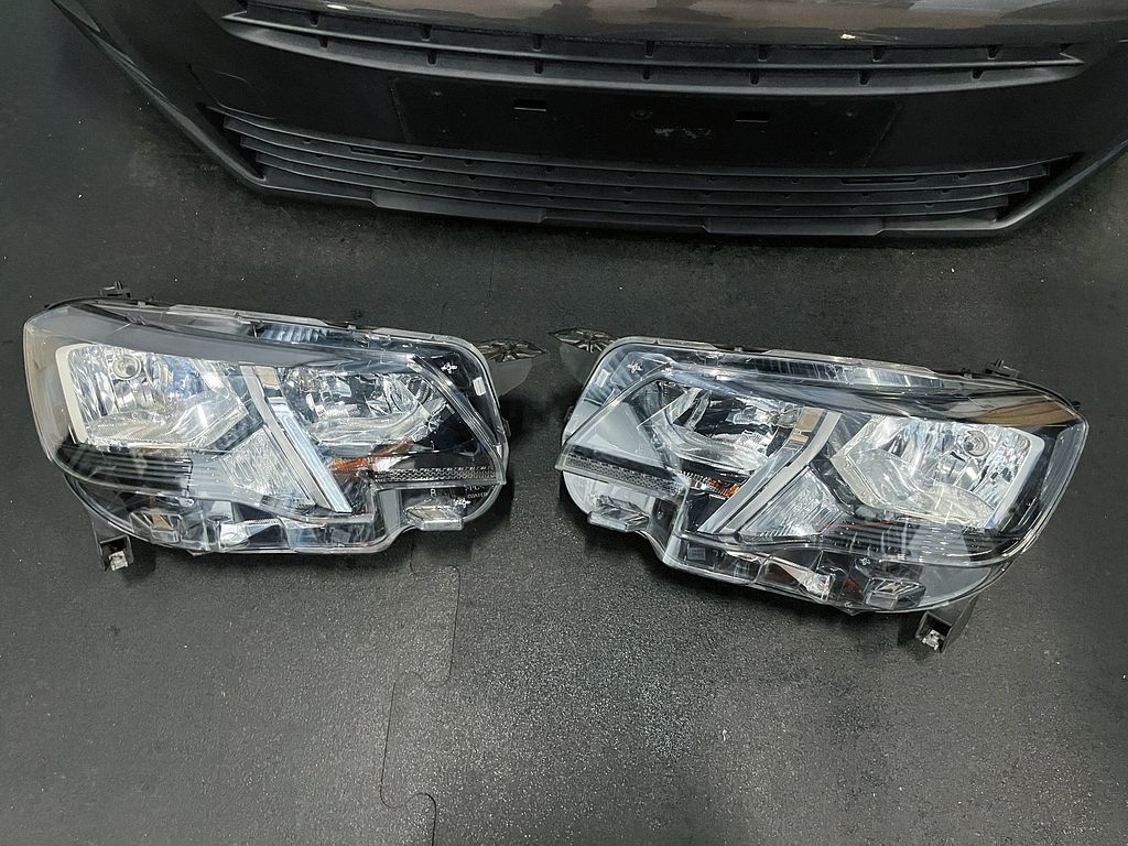 Complete voorkop Peugeot Partner grijs EVL motorkap bumper