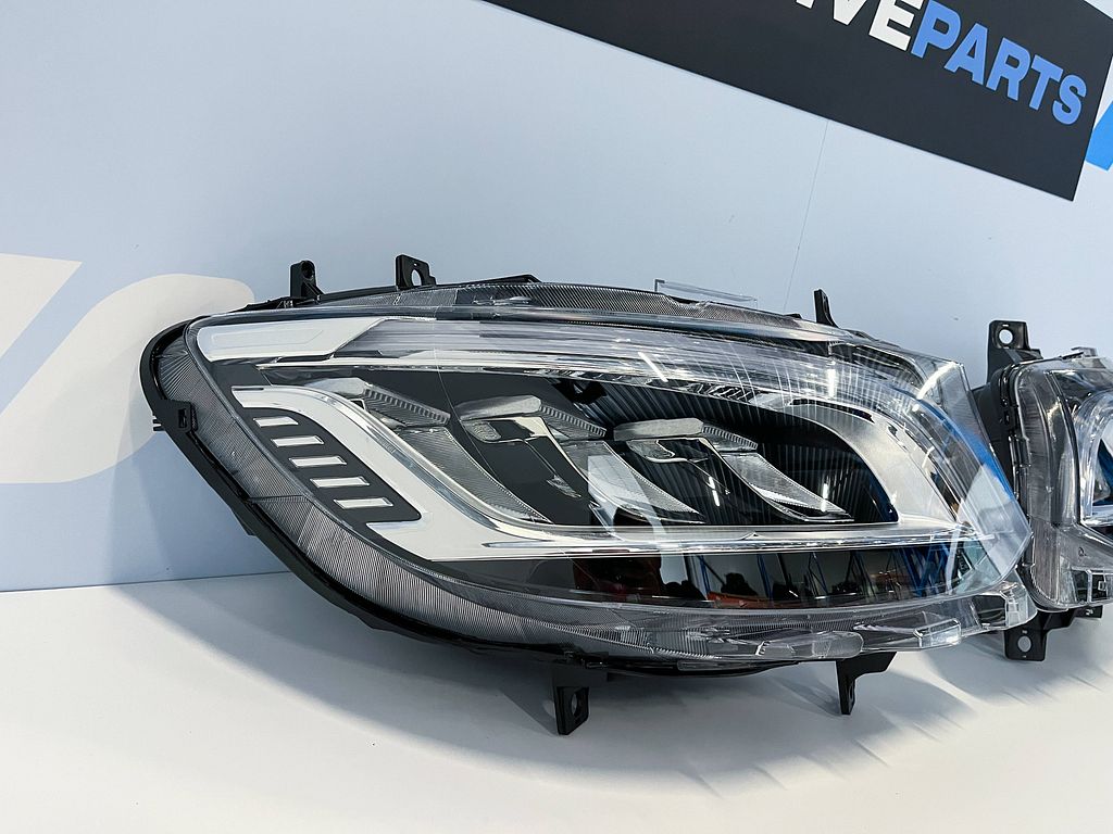 Mercedes-Benz Sprinter W907 Koplampen Set LED – Plug & Play 
