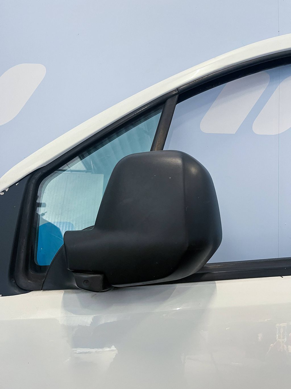Voorportier links voor Peugeot Partner wit EWP 9002Z3