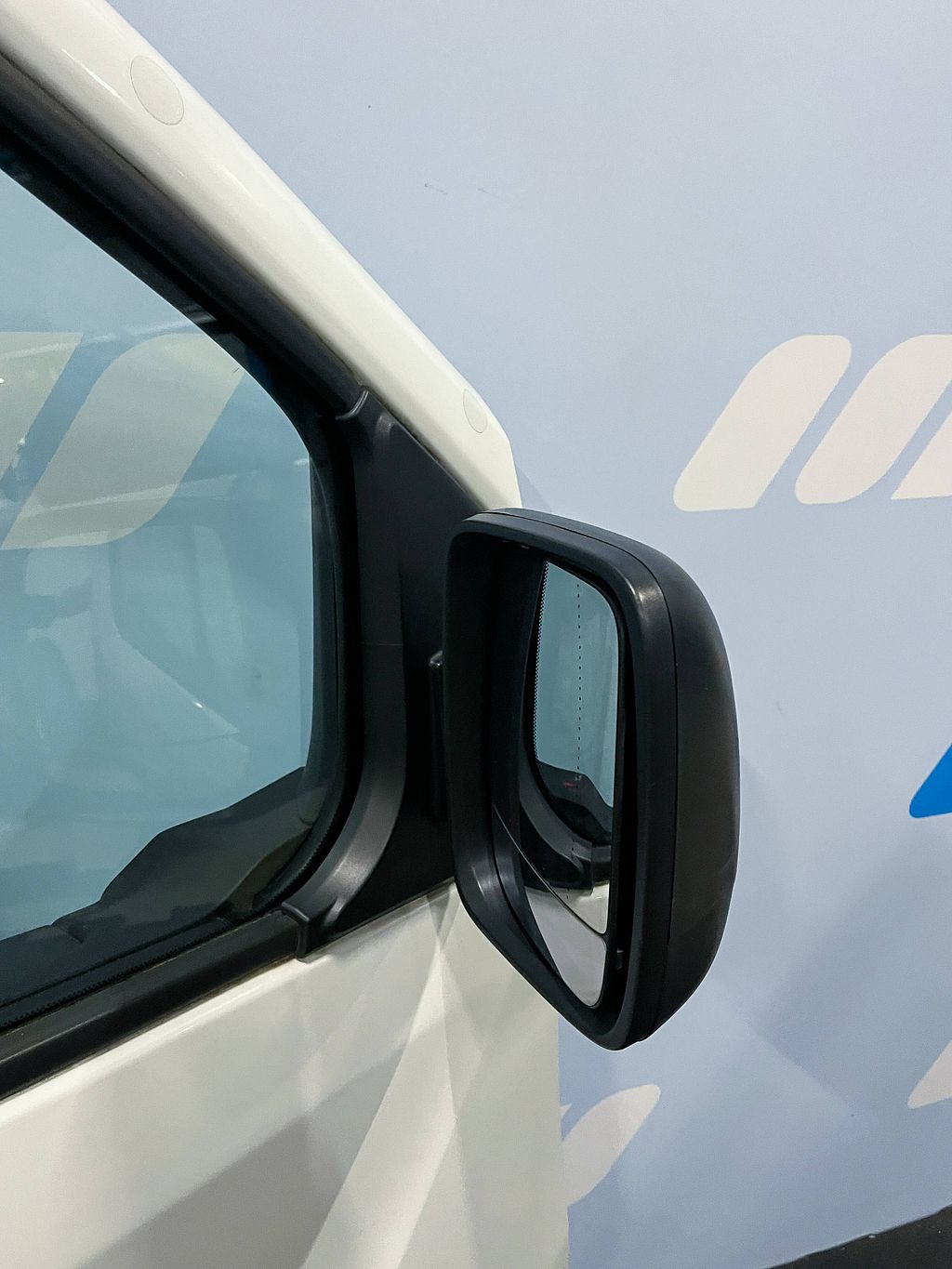Opel Renault Trafic Voorportier rechts wit 93455816